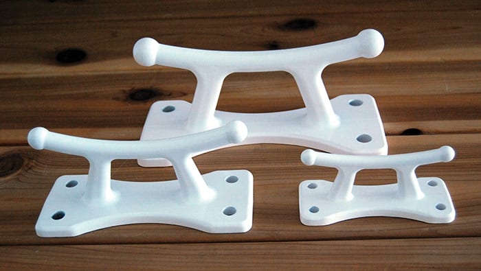 Classic Cleats in white