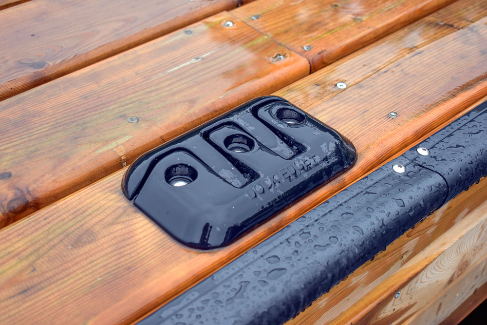 Flip Up Dock Cleat in black